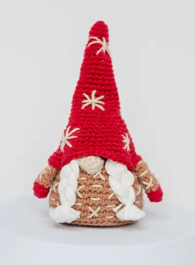 Festive Gnomes Amigurumi Pattern step 1 - construction progress