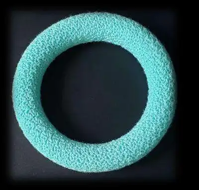 Hoppy Spring Wreath Crochet Pattern step 3 - details and accessories