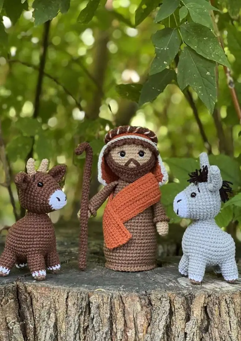 Free Intermediate crochet pattern: Nativity Scene Shepherd Bull and Donkey Amigurumi Pattern - Easy to follow tutorial