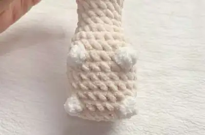 The Bowling Llama Amigurumi Pattern step 4 - final assembly and finishing