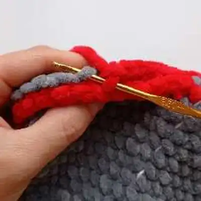 Gnome Pillow Amigurumi Pattern step 3 - details and accessories