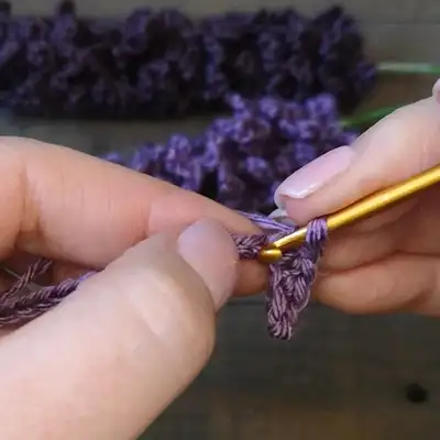 Lavender plant Pattern step 3 - details and accessories