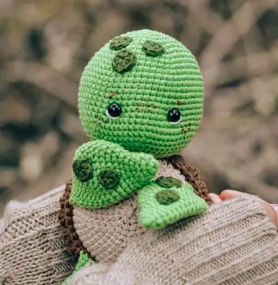 Turtle Amigurumi Pattern step 2 - assembly progress
