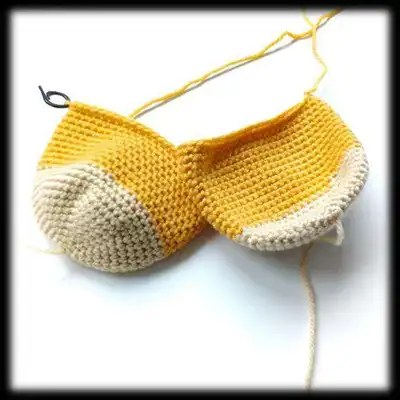 Giraffe Hand Puppet Amigurumi Pattern step 4 - final assembly and finishing