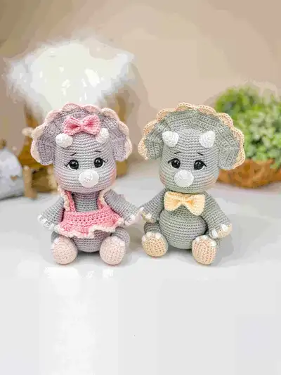 Triceratops Noah and Poli Amigurumi Pattern step 4 - final assembly and finishing