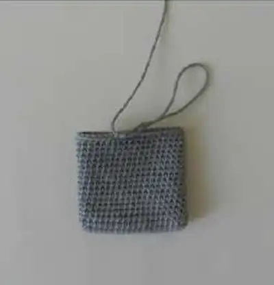 Train Loris Amigurumi Pattern step 3 - details and accessories