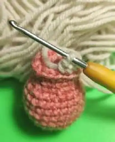 Gnome - organizer Amigurumi Pattern step 4 - final assembly and finishing