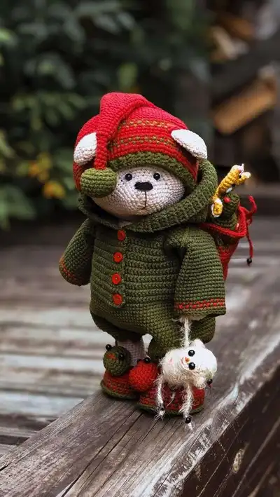 Christmas Outfit Amigurumi Pattern step 1 - construction progress