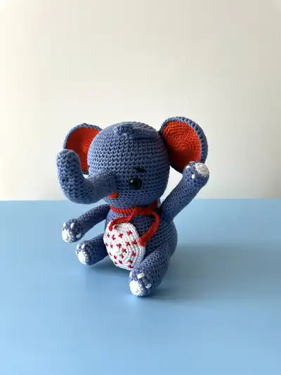 Elephant Amigurumi Pattern step 1 - construction progress