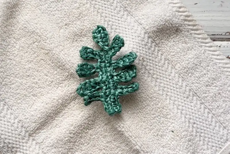 Free Intermediate crochet pattern: Floral Headband Pattern - Easy to follow tutorial