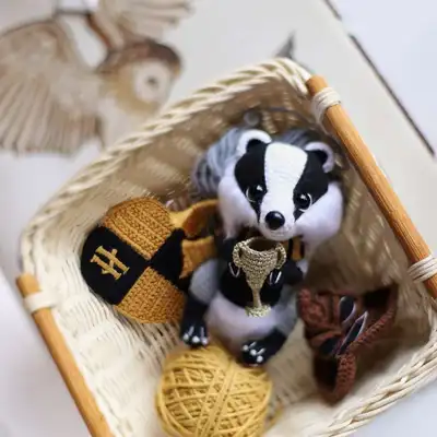 Badger Puffy Amigurumi Pattern step 3 - details and accessories