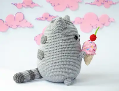 Pusheen Cat with Ice Cream Amigurumi Pattern step 2 - assembly progress