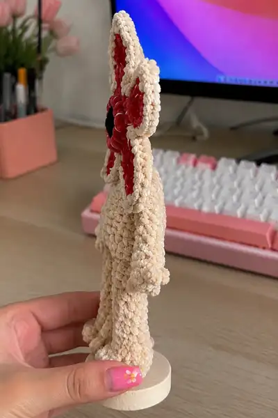 Demogorgon Plush Amigurumi Pattern step 2 - assembly progress