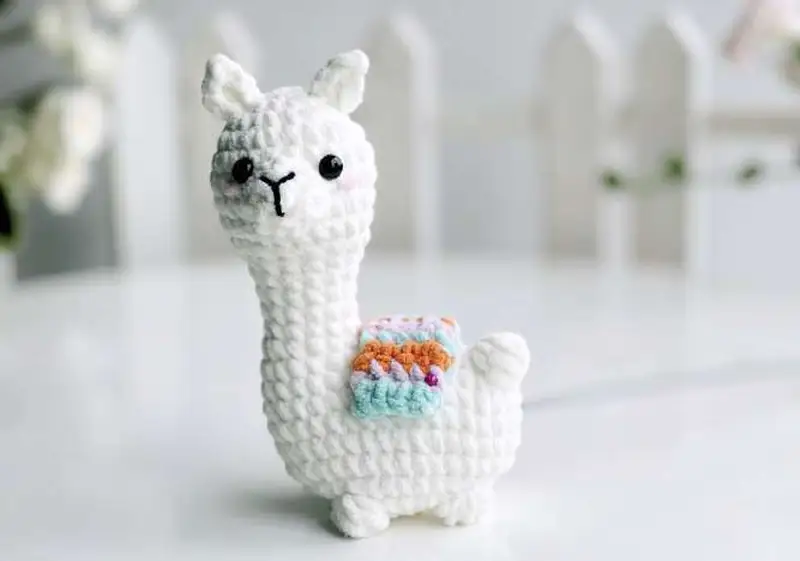 Free Intermediate crochet pattern: Llama No Sew Amigurumi Pattern - Easy to follow tutorial