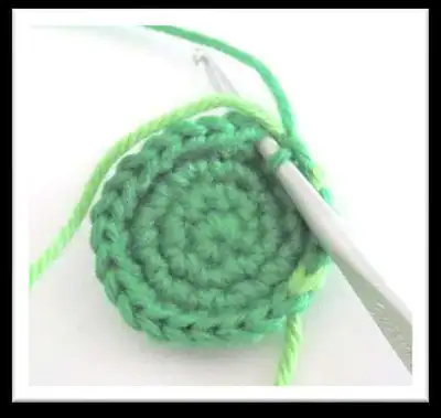 Frog Play Set Amigurumi Pattern step 4 - final assembly and finishing