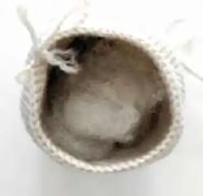 Gnome - organizer Amigurumi Pattern step 3 - details and accessories