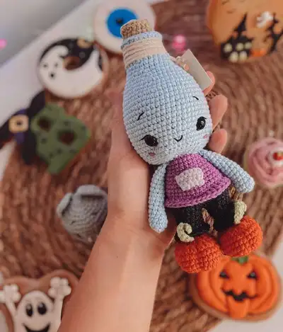 Potion Amigurumi Pattern step 1 - construction progress