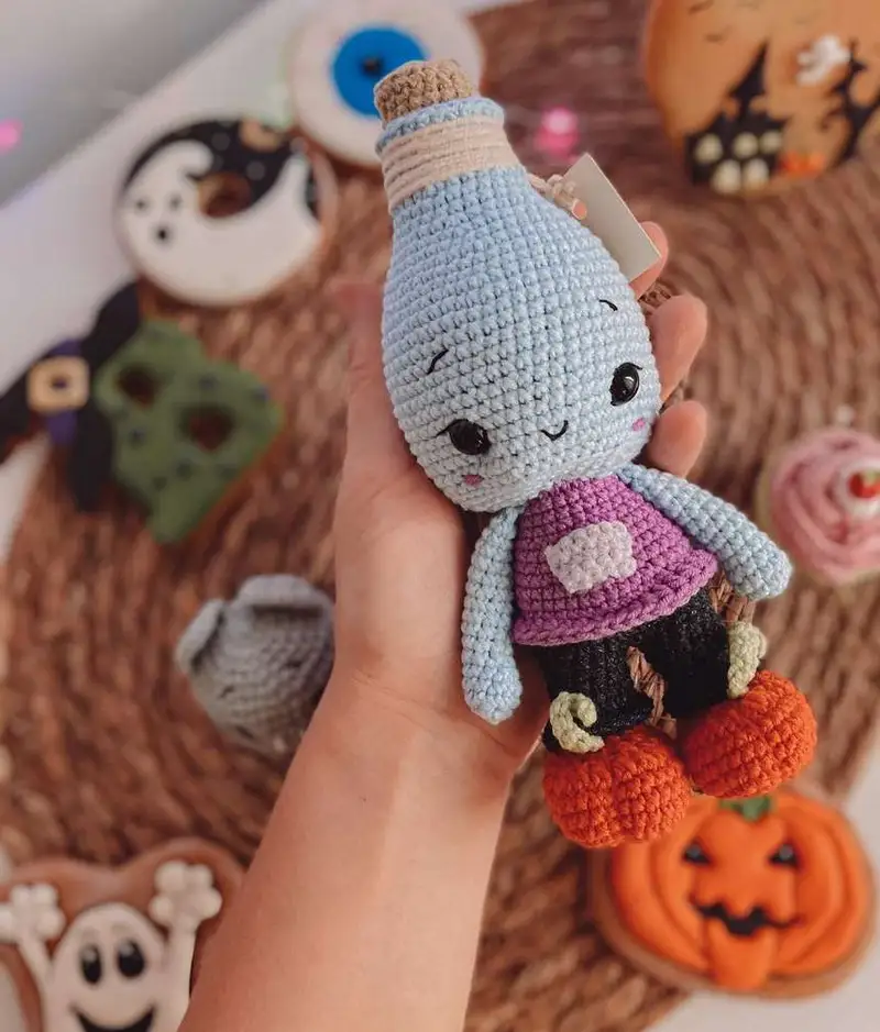 Free Intermediate crochet pattern: Potion Amigurumi Pattern - Easy to follow tutorial