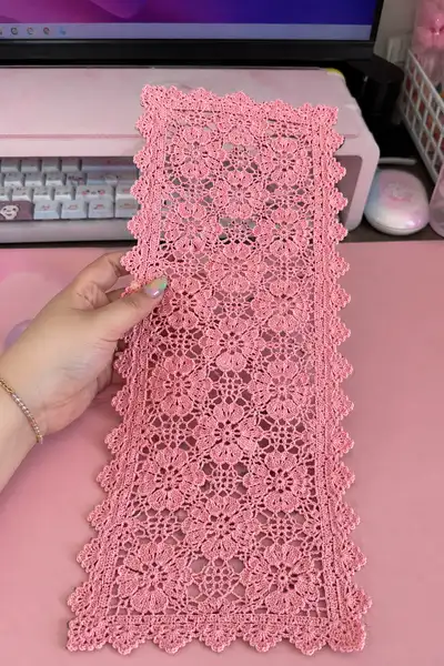 Cherry Blossom Pink Lace Table Runner Pattern step 1 - construction progress