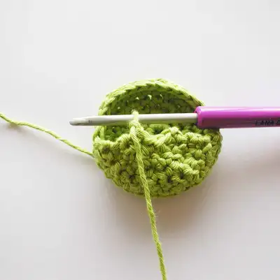 Crochet Frog Amigurumi Pattern step 2 - assembly progress