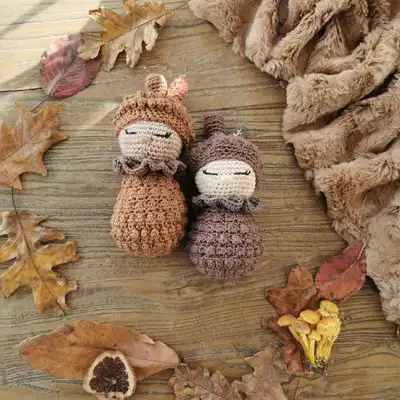 The Magic of Autumn Pine Cone Amigurumi Pattern step 1 - construction progress