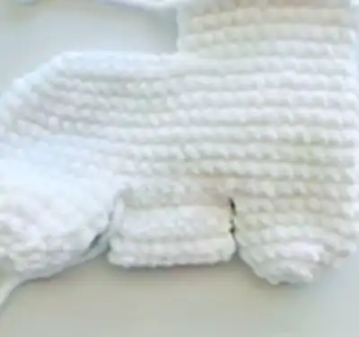 Layla the Llama Amigurumi Pattern step 3 - details and accessories
