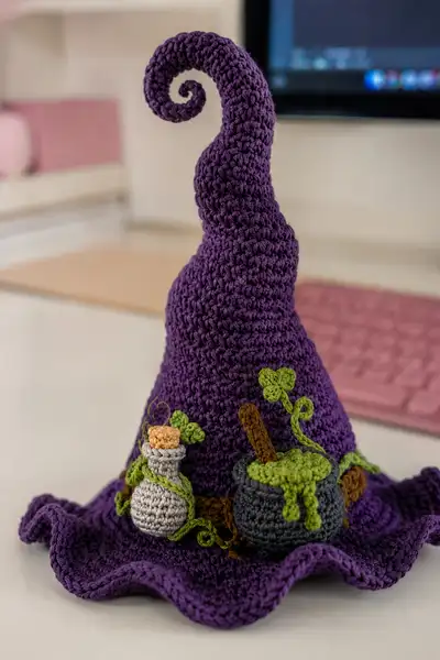 Enchanted Twisty Brew Witch Hat Amigurumi Pattern step 2 - assembly progress
