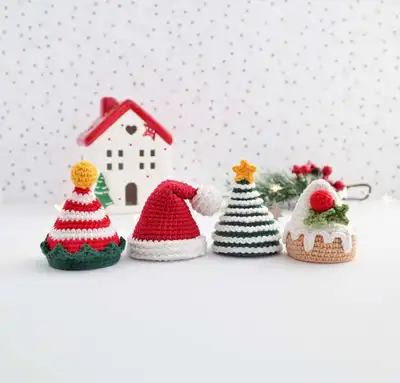 Christmas Hats for Mini Penguins Amigurumi Pattern step 1 - construction progress