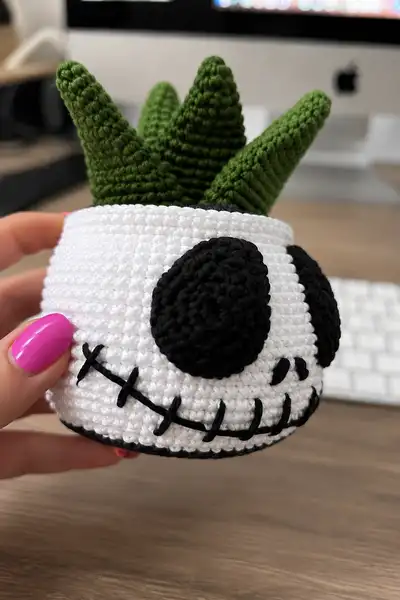 Skull Succulent Planter Amigurumi Pattern step 2 - assembly progress