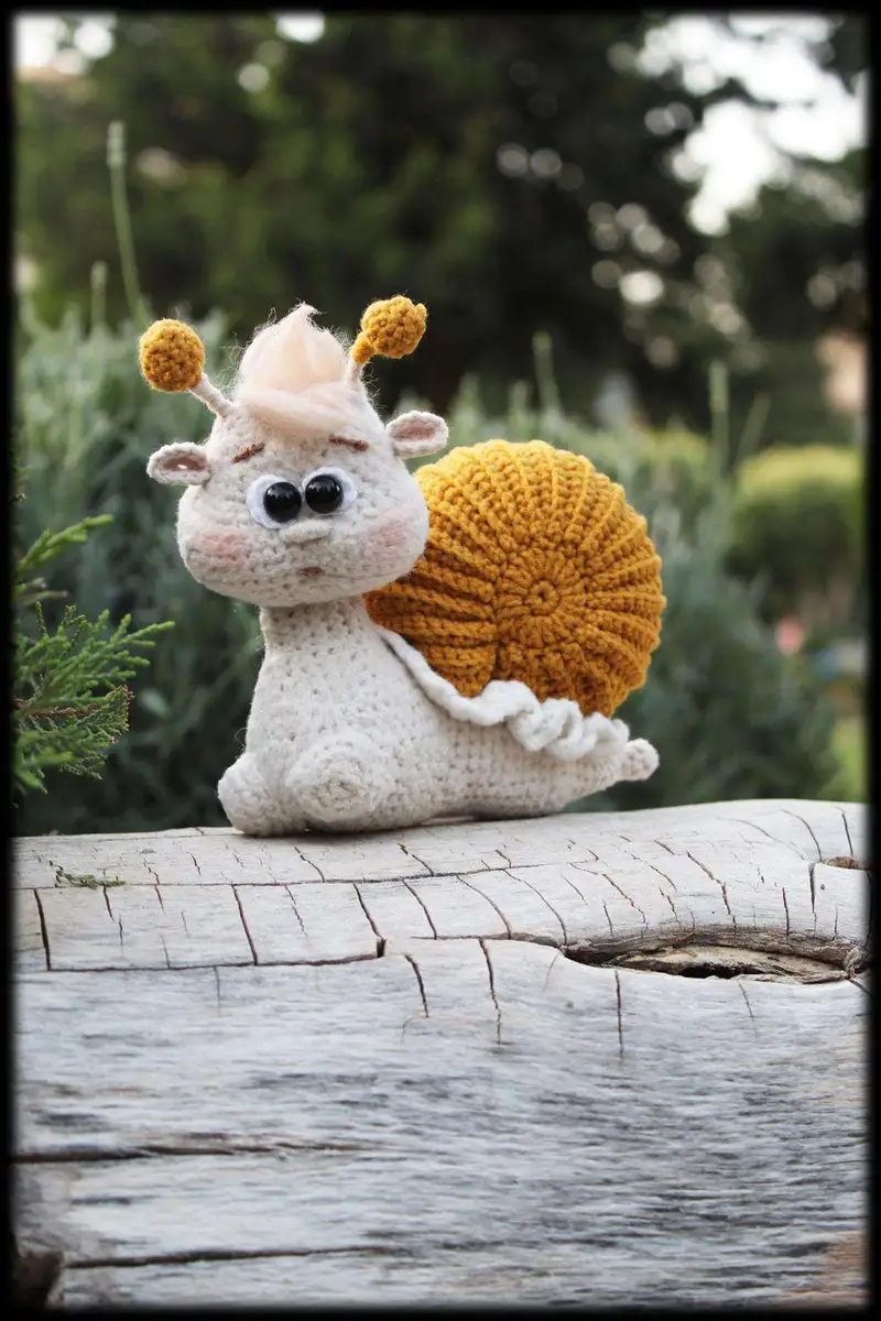 Free crochet pattern: Snail Amigurumi Pattern - Intermediate level tutorial