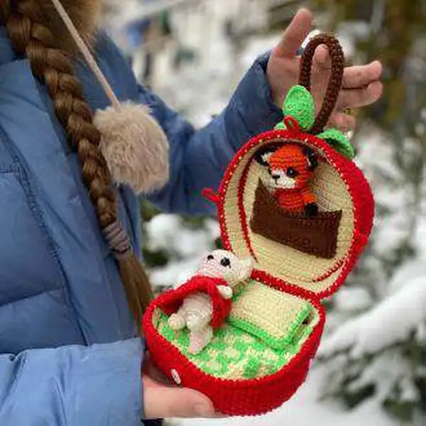 Foxes in the Apple Bag Amigurumi Pattern