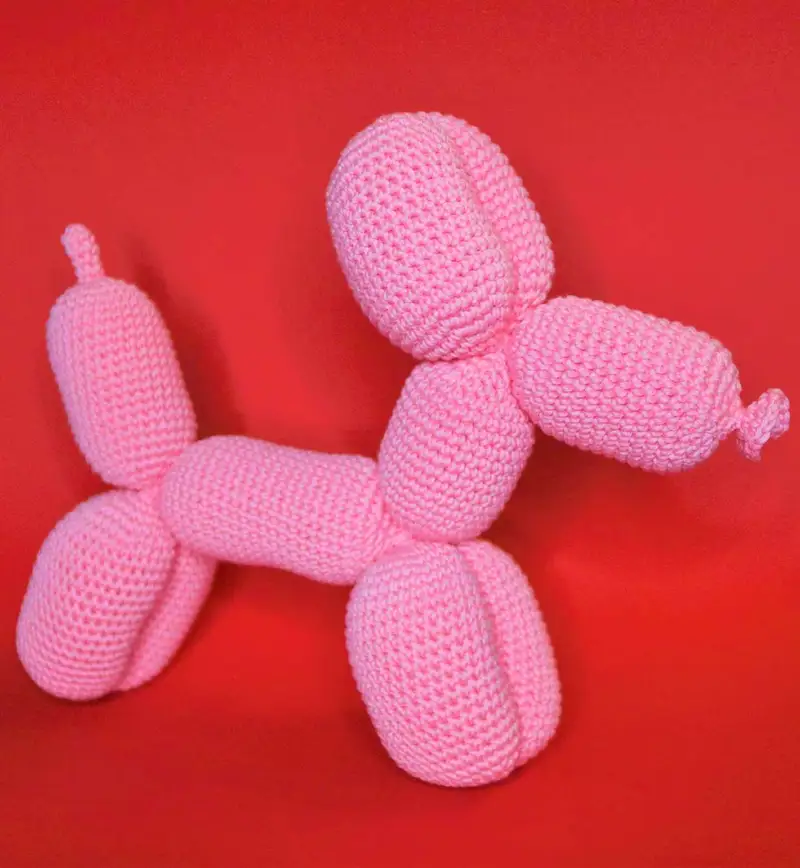 Free crochet pattern: Niahs Balloon Dog Amigurumi Pattern - Beginner Friendly level tutorial