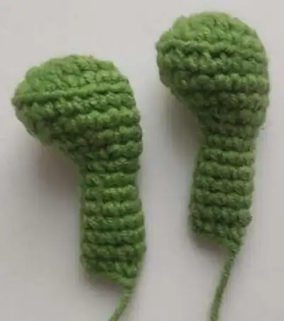 Hulk Amigurumi Pattern step 3 - details and accessories