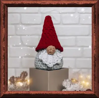 Christmas Basket Car Amigurumi Pattern step 1 - construction progress