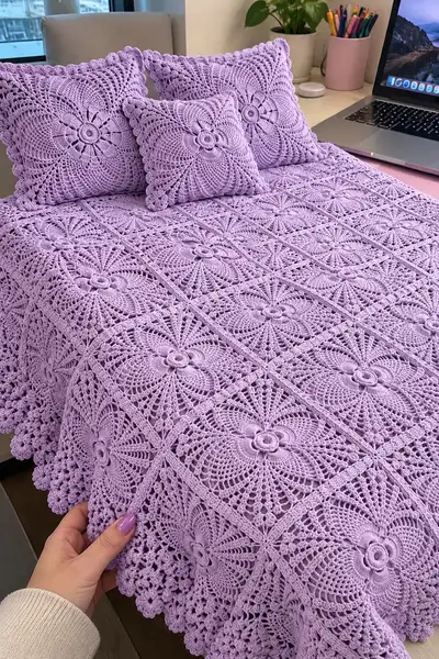 Serene Lavender Floral Square Bedspread Pattern step 1 - construction progress