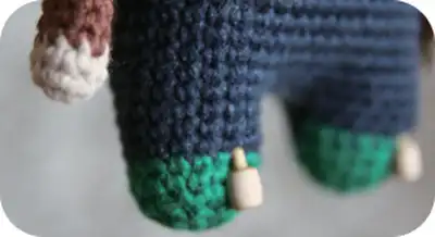 Minimals Monkey Amigurumi Pattern step 2 - assembly progress