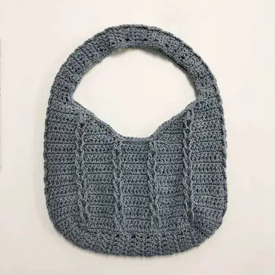 Cinta Bag Crochet Pattern step 2 - assembly progress