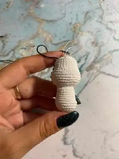 Bunny's House Amigurumi Pattern step 4 - final assembly and finishing