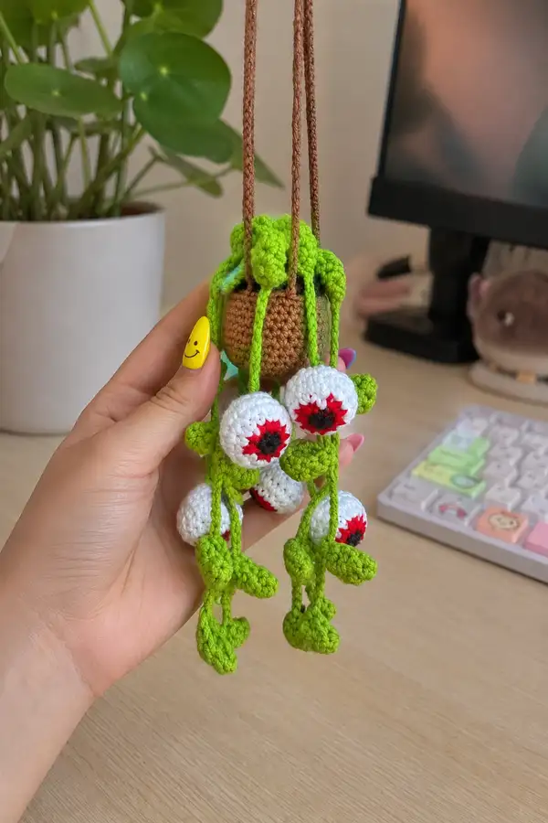 Spooky Hanging Eyeball Plant Amigurumi Pattern