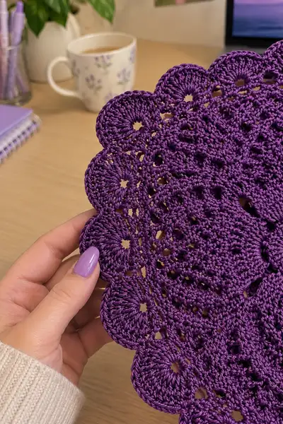 Royal Green Pineapple Lace Blanket Pattern step 3 - details and accessories