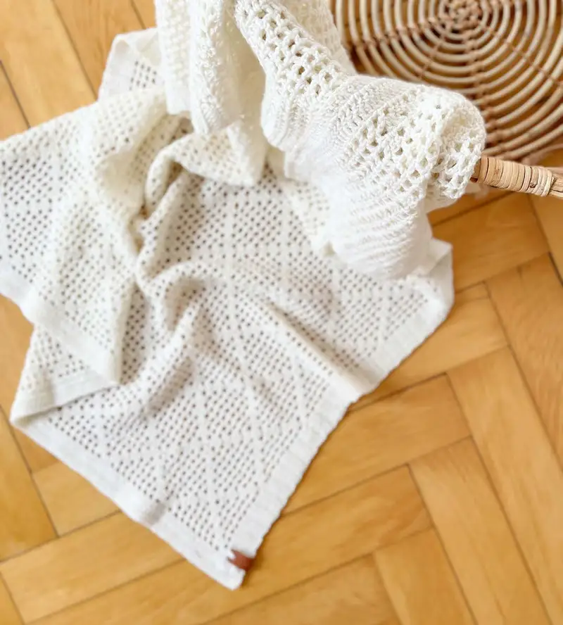 Free Intermediate crochet pattern: Baby Summer Blanket Crochet Pattern - Easy to follow tutorial