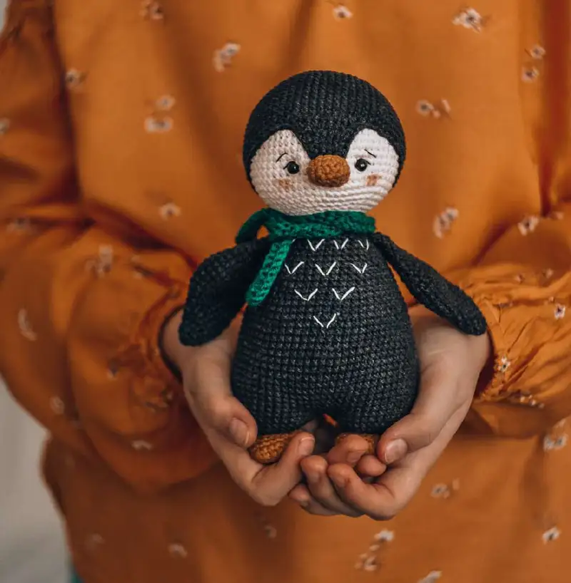 Free crochet pattern: Penguin Amigurumi Pattern - Intermediate level tutorial