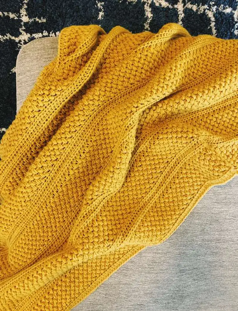 Free Intermediate crochet pattern: The Finley Blanket Pattern - Easy to follow tutorial