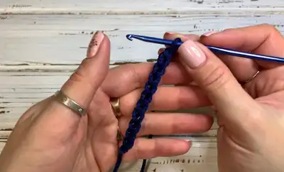 Bag -pouch Crochet Pattern step 3 - details and accessories