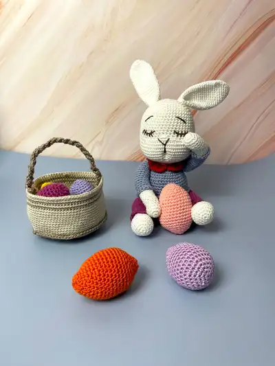 Easter Bunny Amigurumi Pattern step 1 - construction progress