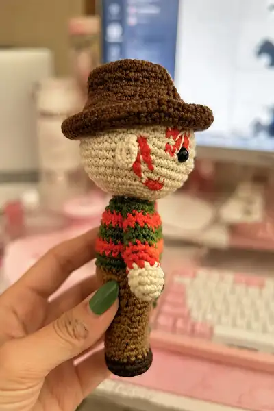 Horror Mini Doll Trio Amigurumi Pattern step 2 - assembly progress