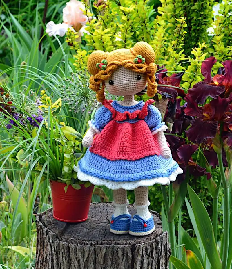 Free crochet pattern: DOLL ELIZA Amigurumi Pattern - Intermediate level tutorial