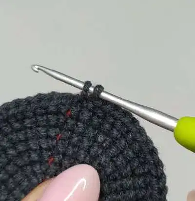 Jack in Love Amigurumi Pattern step 4 - final assembly and finishing