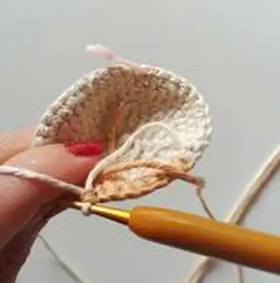 Alan the Lion Amigurumi Pattern step 2 - assembly progress