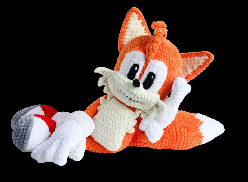 Free Intermediate crochet pattern: Copter-tailed Fox Amigurumi Pattern - Easy to follow tutorial